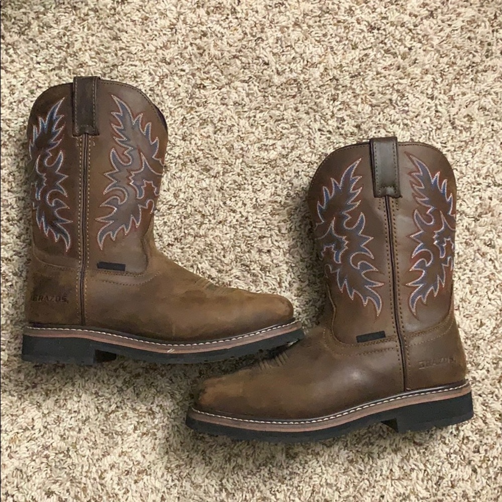 Brazos boots with square point